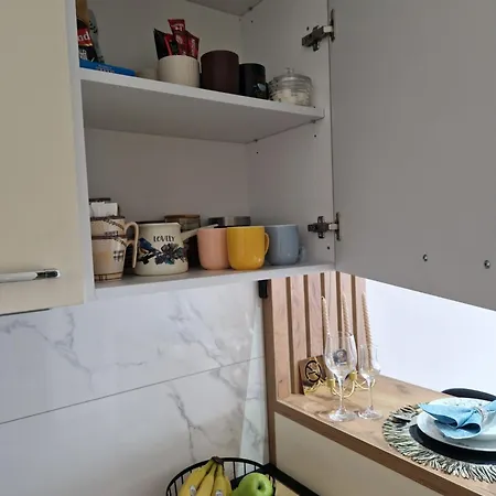 Eden Apartment *
